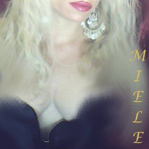Profile photo of ___M_I_E_L_E___