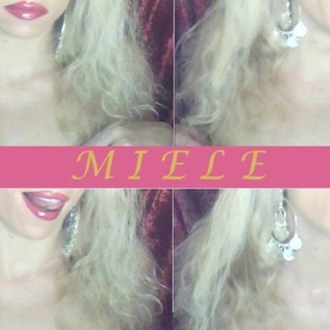 Public photo of ___M_I_E_L_E___